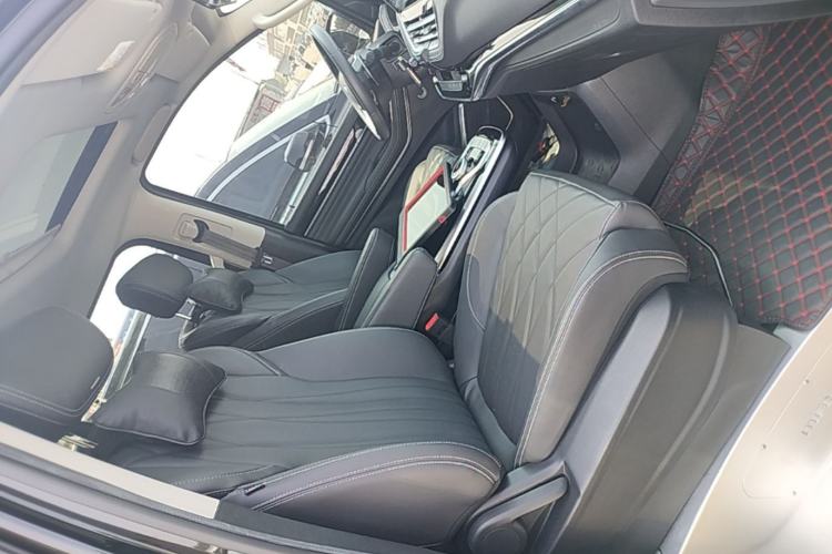 Used SAIC MAXUS G20 2023 Facelifted PLUS 2.0T Gasoline Automatic Luxury Edition Right Front Seat