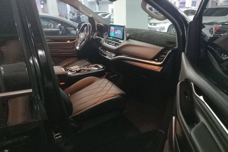 Used SAIC MAXUS G20 2023 PLUS 2.0T Gasoline Automatic Luxury Edition Right Front Seat