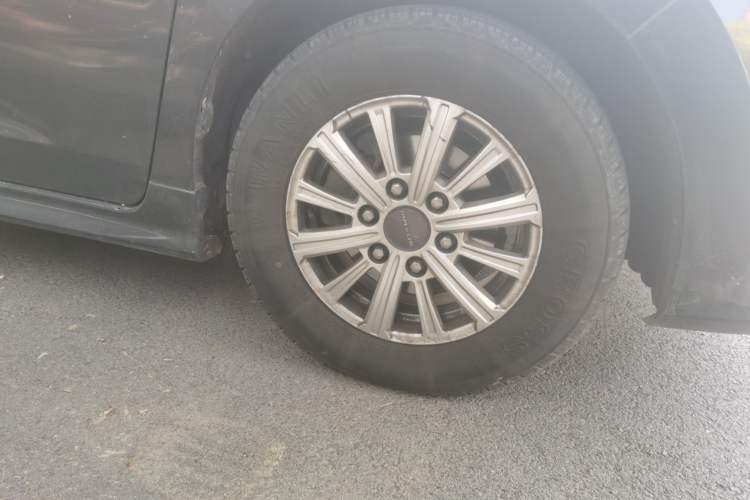Used SAIC MAXUS G20 2023 Facelifted ES 2.0T Gasoline Automatic Value Edition Right Front Wheel Hub