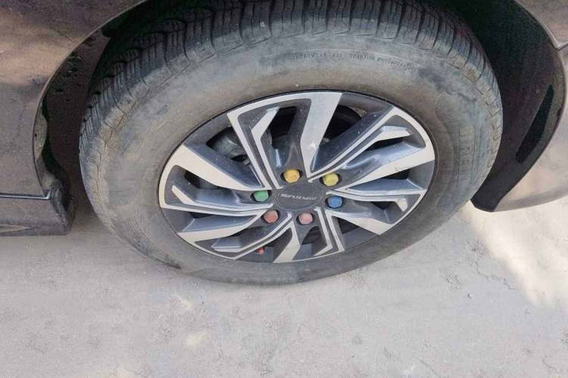 Used SAIC MAXUS G20 2023 PLUS 2.0T Gasoline Automatic Luxury Edition Right Front Wheel Hub