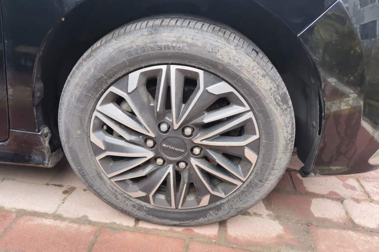 Used SAIC MAXUS G20 2023 Facelifted PLUS 2.0T Gasoline Automatic Luxury Edition Right Front Wheel Hub