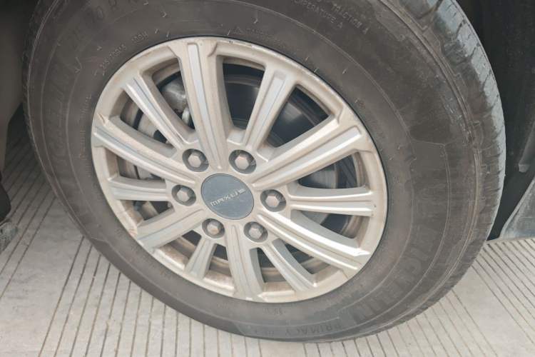 Used SAIC MAXUS G20 2023 Facelifted ES 2.0T Diesel Manual - Exceptional Value Edition Right Front Wheel Hub