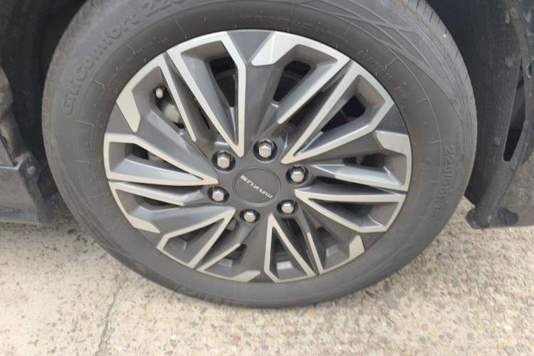 Used SAIC MAXUS G20 2023 Facelifted PLUS 2.0T Gasoline Automatic Luxury Edition Right Front Wheel Hub