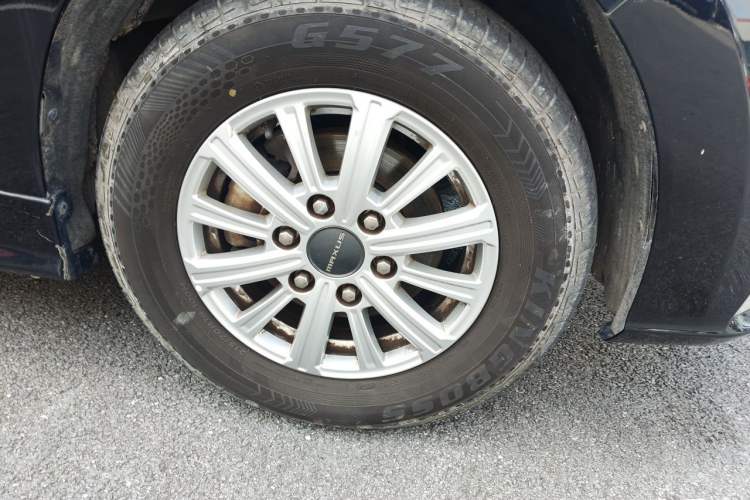 Used SAIC MAXUS G20 2023 Facelifted ES 2.0T Gasoline Automatic Value Edition Right Front Wheel Hub