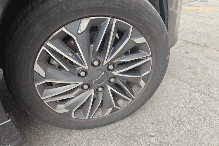 Used SAIC MAXUS G20 2023 Facelifted PLUS 2.0T Gasoline Automatic Luxury Edition Right Front Wheel Hub