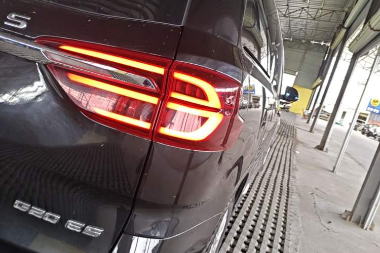 Used SAIC MAXUS G20 2023 Facelifted ES 2.0T Gasoline Automatic Value Edition Right Rear Taillight