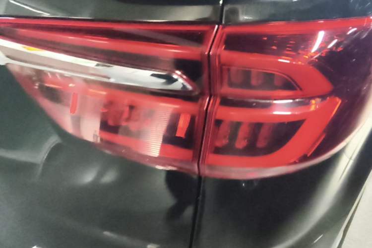 Used SAIC MAXUS G20 2023 Facelifted ES 2.0T Gasoline Automatic Value Edition Right Rear Taillight