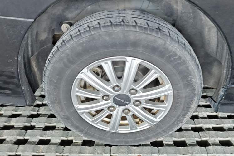 Used SAIC MAXUS G20 2023 Facelifted ES 2.0T Gasoline Automatic Value Edition Right Rear Wheel Hub