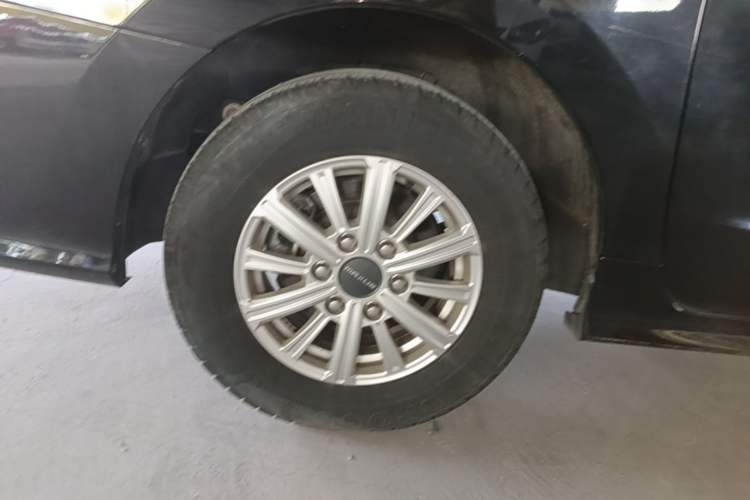 Used SAIC MAXUS G20 2023 Facelifted ES 2.0T Gasoline Automatic Value Edition Right Rear Wheel Hub