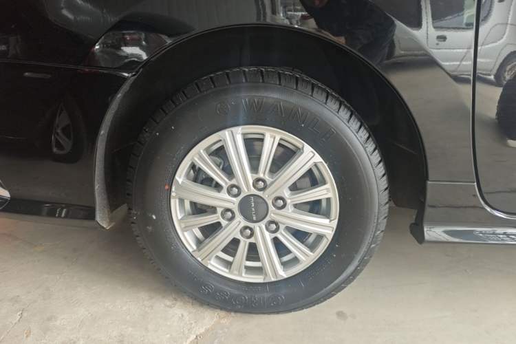 Used SAIC MAXUS G20 2023 Facelifted ES 2.0T Gasoline Automatic Value Edition Right Rear Wheel Hub