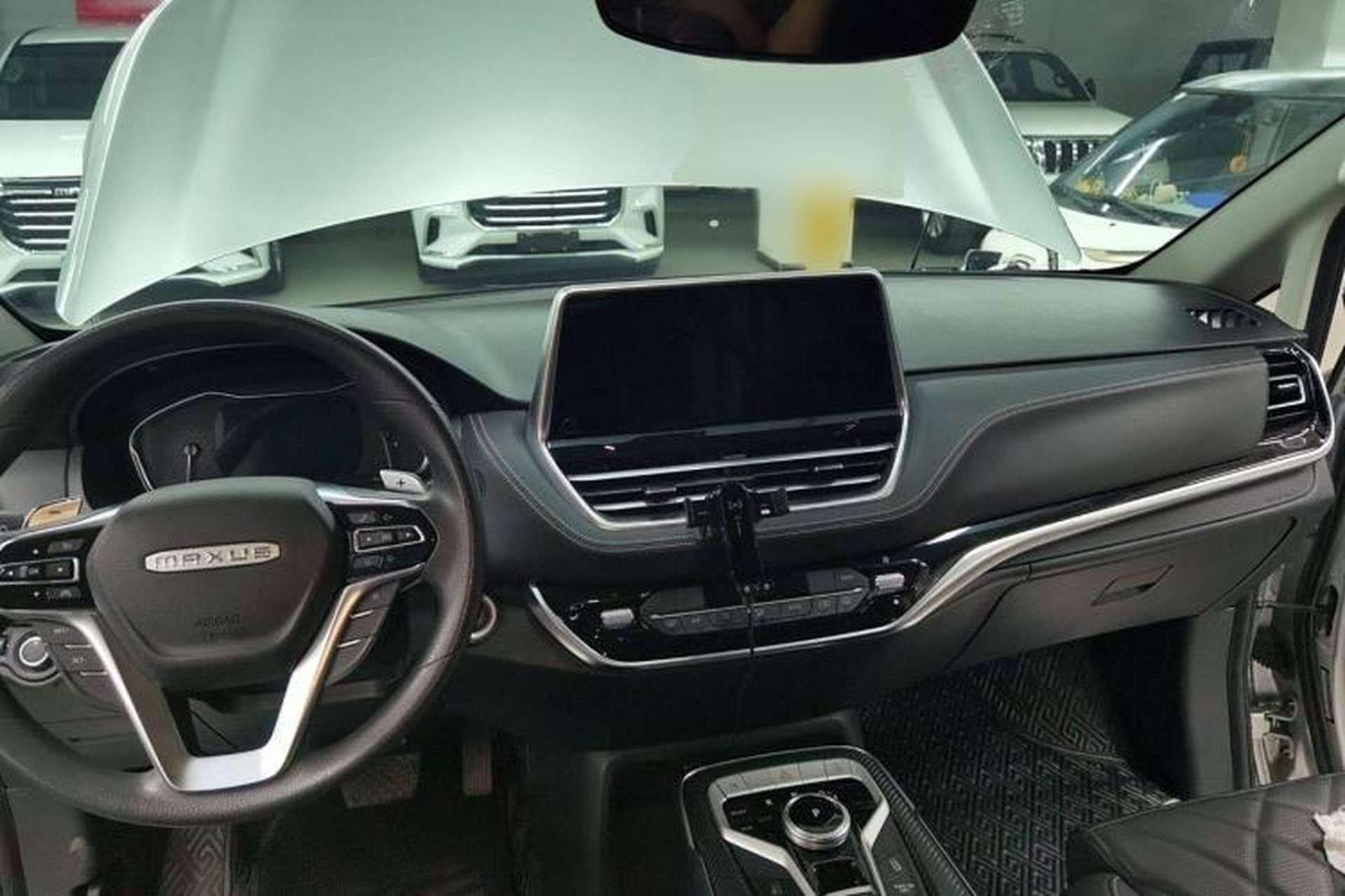 Used SAIC MAXUS G20 2023 Facelift PLUS 2.0T Gasoline Automatic Luxury Touring Edition Interior 1