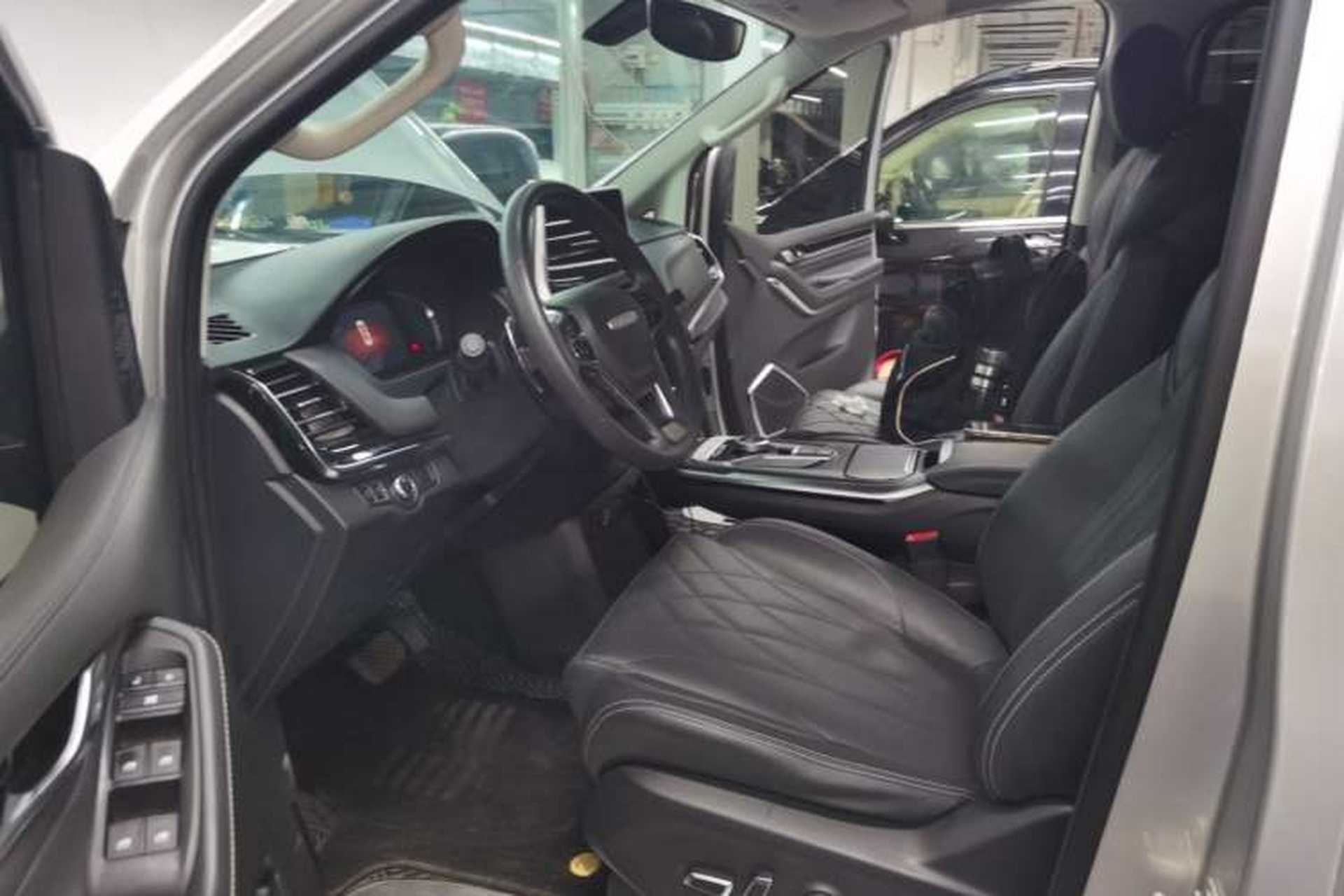Used SAIC MAXUS G20 2023 Facelift PLUS 2.0T Gasoline Automatic Luxury Touring Edition Interior 4