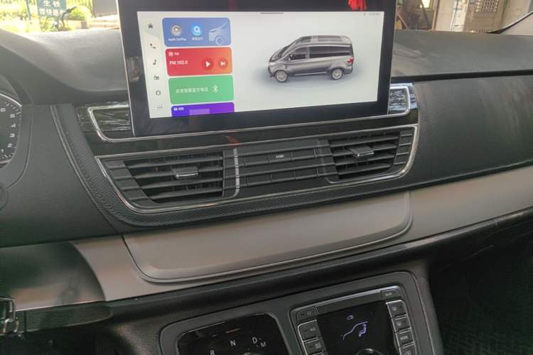 Used SAIC MAXUS G20 2023 Facelifted ES 2.0T Gasoline Automatic Value Edition Audio And AC Panel