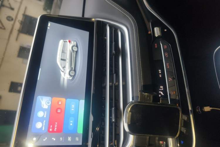 Used SAIC MAXUS G20 2023 Facelifted PLUS 2.0T Gasoline Automatic Luxury Edition Audio And AC Panel
