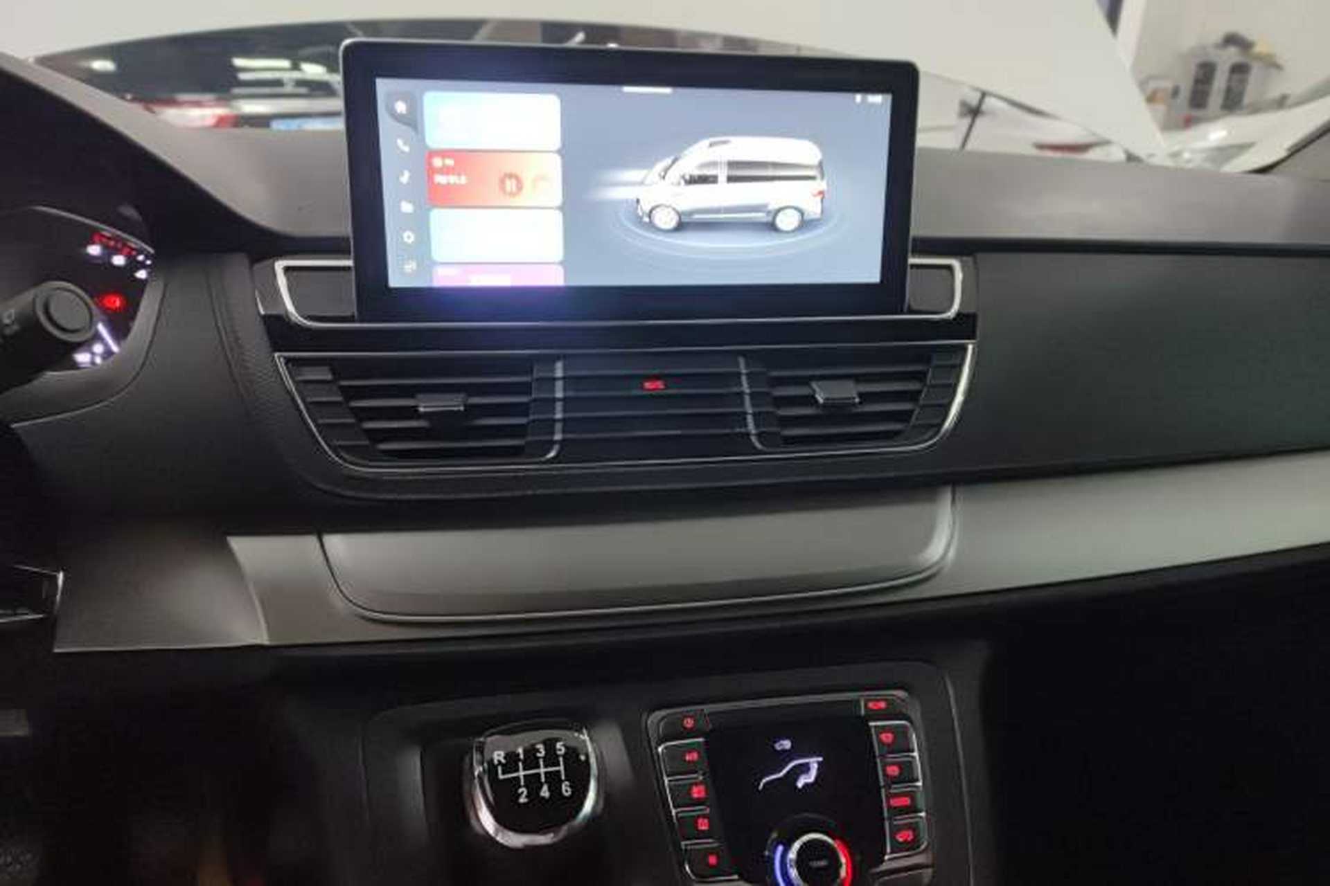 Used SAIC MAXUS G20 2023 Facelifted ES 2.0T Diesel Manual - Exceptional Value Edition Audio And AC Panel