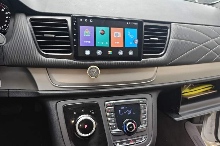 Used SAIC MAXUS G20 2023 ES 2.0T Gasoline Automatic Value Edition Audio And AC Panel