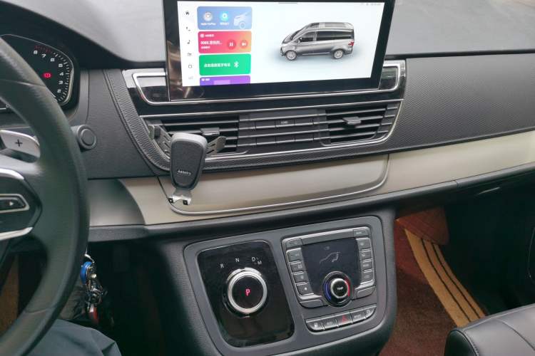 Used SAIC MAXUS G20 2023 Facelifted ES 2.0T Gasoline Automatic Value Edition Audio And AC Panel