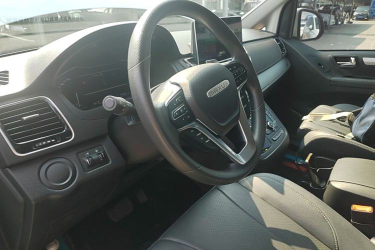 Used SAIC MAXUS G20 2023 Facelifted ES 2.0T Gasoline Automatic Value Edition Center Console