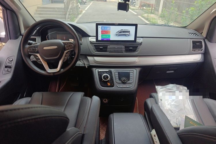 Used SAIC MAXUS G20 2023 Facelifted ES 2.0T Gasoline Automatic Value Edition Center Console