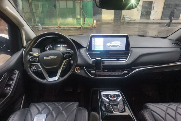 Used SAIC MAXUS G20 2023 Facelifted PLUS 2.0T Gasoline Automatic Luxury Edition Center Console
