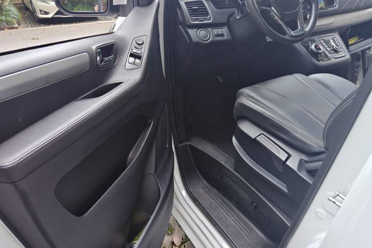 Used SAIC MAXUS G20 2023 ES 2.0T Gasoline Automatic Value Edition Driver Seat