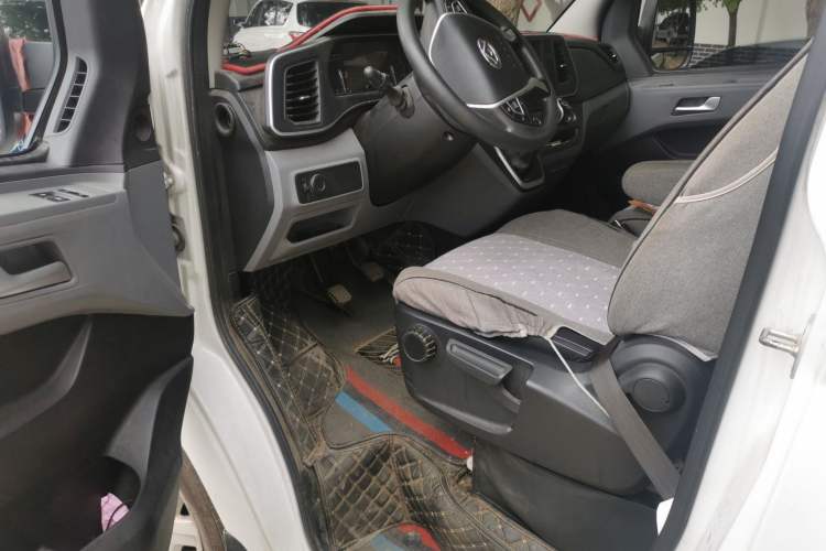 Used SAIC MAXUS G20 2023 ES 2.0T Diesel Manual Value Edition Driver Seat