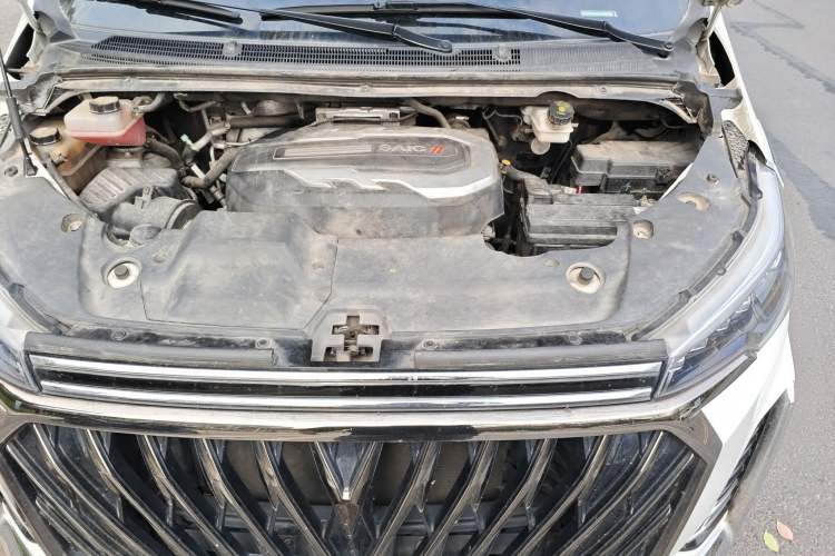 Used SAIC MAXUS G20 2023 Facelift PLUS 2.0T Diesel Automatic Luxury Edition Engine Bay
