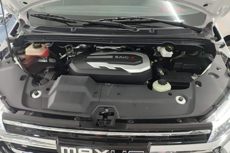 Used SAIC MAXUS G20 2023 Facelifted ES 2.0T Diesel Manual - Exceptional Value Edition Engine Bay