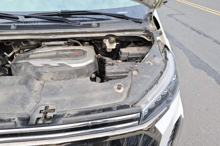 Used SAIC MAXUS G20 2023 Facelift PLUS 2.0T Diesel Automatic Luxury Edition Engine Bay Left