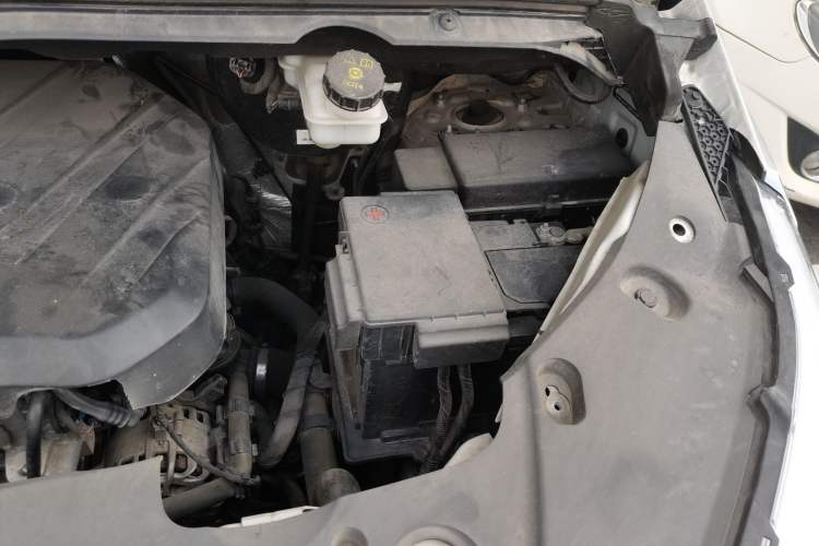 Used SAIC MAXUS G20 2023 Facelifted ES 2.0T Gasoline Automatic Value Edition Engine Bay Left