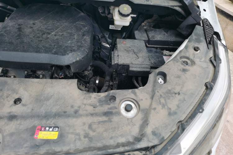 Used SAIC MAXUS G20 2023 Facelifted ES 2.0T Gasoline Automatic Value Edition Engine Bay Left