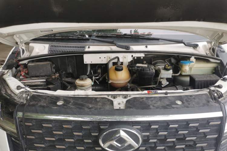Used SAIC MAXUS G20 2023 ES 2.0T Diesel Manual Value Edition Engine Bay
