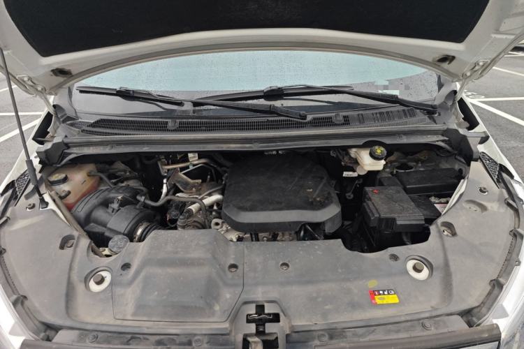 Used SAIC MAXUS G20 2023 Facelifted ES 2.0T Gasoline Automatic Value Edition Engine Bay