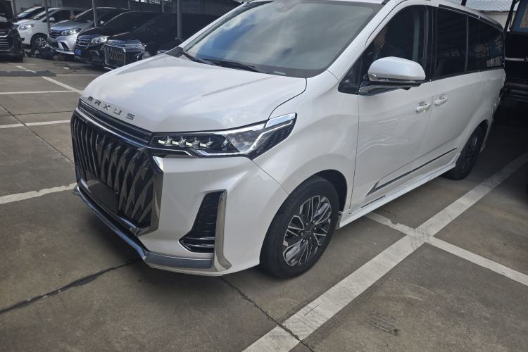 Used SAIC MAXUS G20 2023 Facelifted PLUS 2.0T Gasoline Automatic Luxury Edition Exterior 2