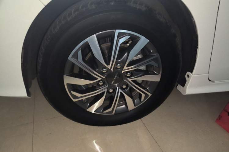 Used SAIC MAXUS G20 2023 PLUS 2.0T Gasoline Automatic Luxury Edition Exterior 4
