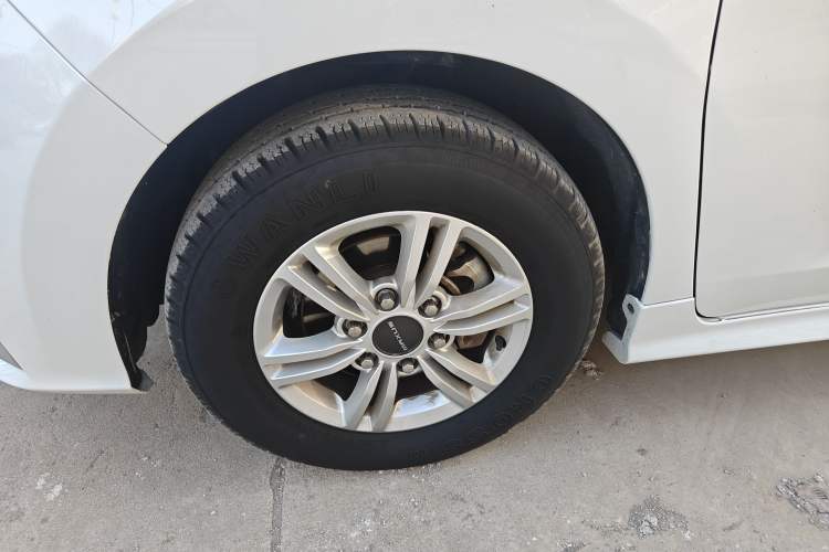 Used SAIC MAXUS G20 2023 ES 2.0T Gasoline Automatic Value Edition Exterior 4