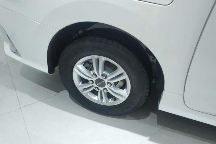 Used SAIC MAXUS G20 2023 ES 2.0T Gasoline Automatic Value Edition Exterior 5