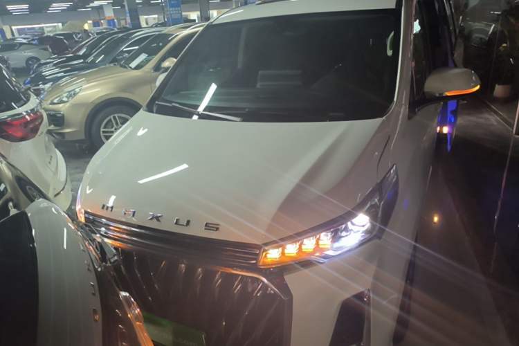 Used SAIC MAXUS G20 2023 PLUS 2.0T Gasoline Automatic Luxury Edition Front