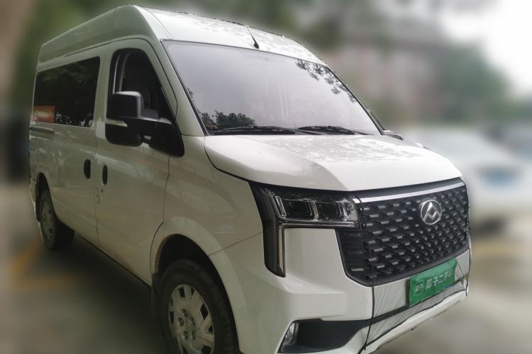 Used SAIC MAXUS G20 2023 ES 2.0T Diesel Manual Value Edition Front Right 45 Deg
