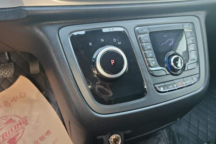 Used SAIC MAXUS G20 2023 ES 2.0T Gasoline Automatic Value Edition Gear Lever