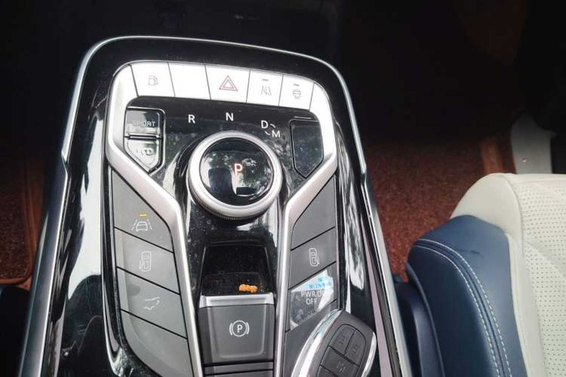 Used SAIC MAXUS G20 2023 Facelifted PLUS 2.0T Gasoline Automatic Flagship Edition Gear Lever