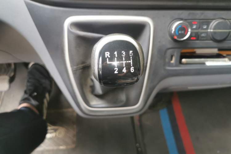 Used SAIC MAXUS G20 2023 ES 2.0T Diesel Manual Value Edition Gear Lever