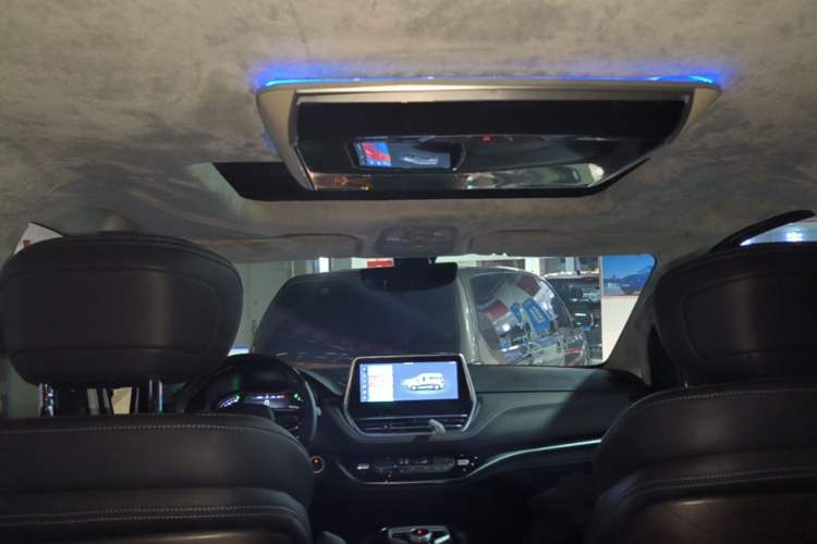 Used SAIC MAXUS G20 2023 PLUS 2.0T Gasoline Automatic Luxury Edition Headliner
