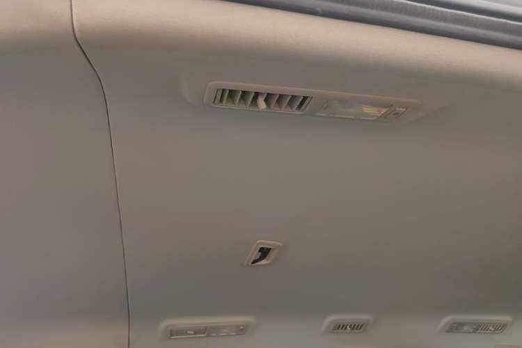 Used SAIC MAXUS G20 2023 Facelifted ES 2.0T Gasoline Automatic Value Edition Headliner