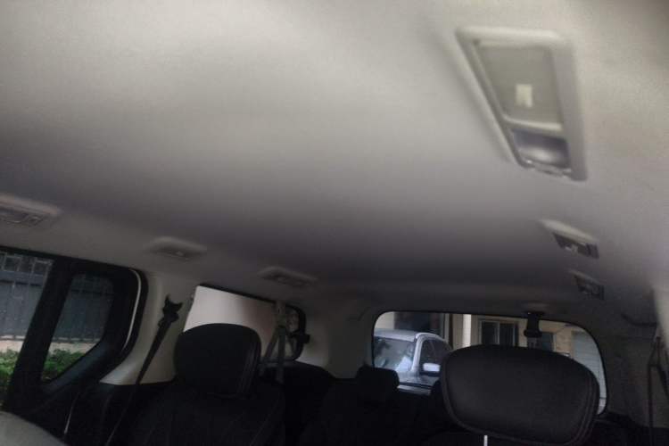 Used SAIC MAXUS G20 2023 Facelifted PLUS 2.0T Gasoline Automatic Luxury Edition Headliner
