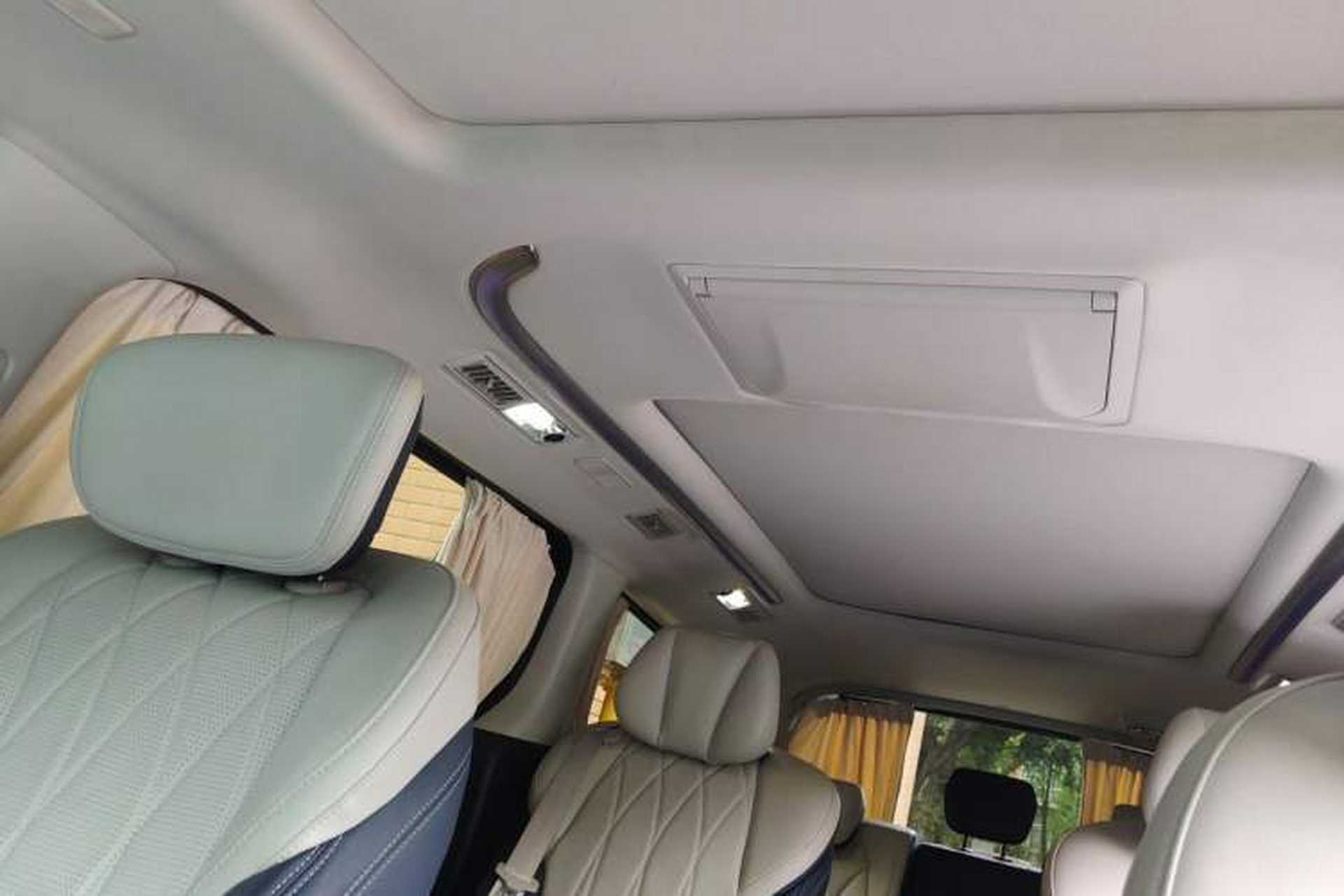 Used SAIC MAXUS G20 2023 Facelifted PLUS 2.0T Gasoline Automatic Flagship Edition Headliner