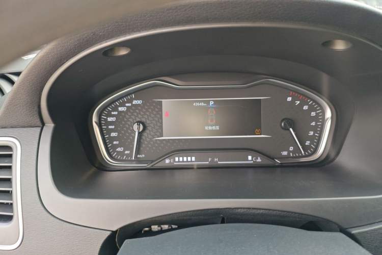 Used SAIC MAXUS G20 2023 ES 2.0T Gasoline Automatic Value Edition Instrument Cluster
