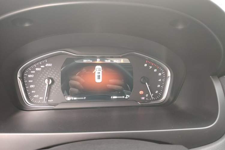 Used SAIC MAXUS G20 2023 Facelifted PLUS 2.0T Gasoline Automatic Luxury Edition Instrument Cluster