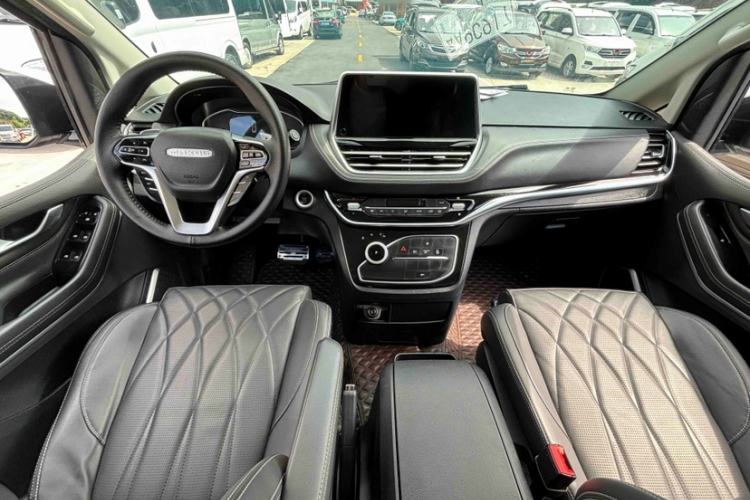 Used SAIC MAXUS G20 2023 Facelift PLUS 2.0T Diesel Automatic Luxury Edition Interior 1