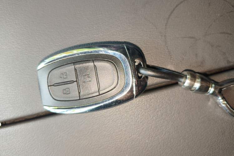 Used SAIC MAXUS G20 2023 Facelifted PLUS 2.0T Gasoline Automatic Luxury Edition Interior 1